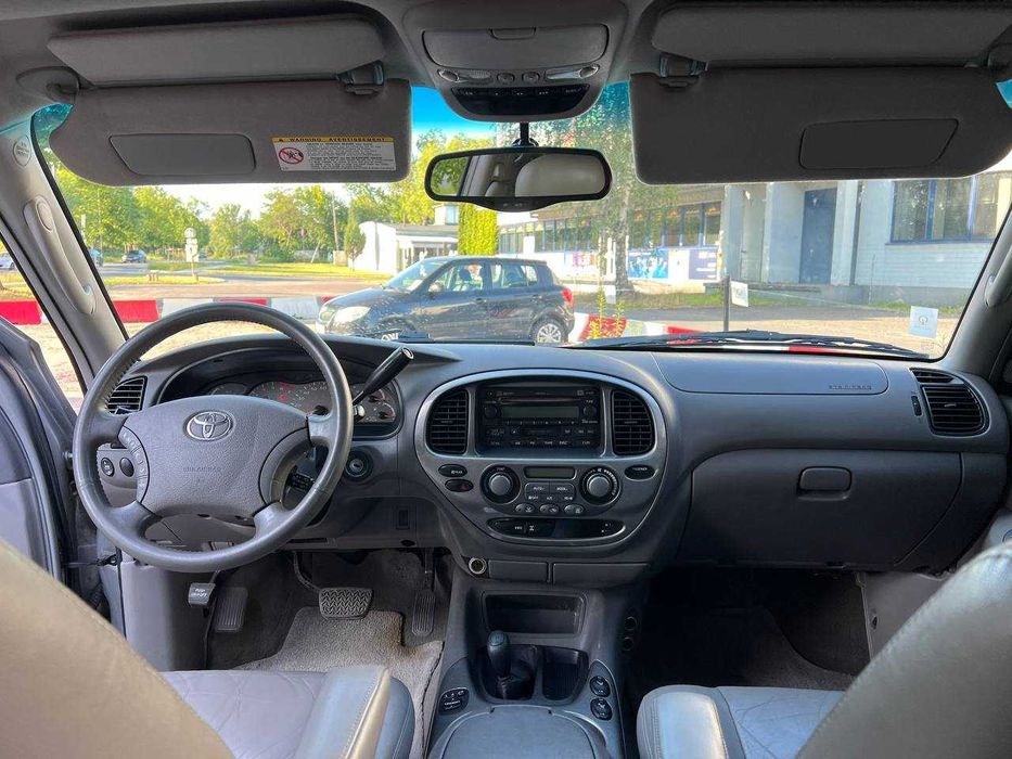 Toyota Sequoia 2003