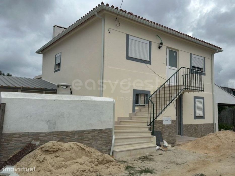 Moradia localizada em s. Martinho de Árvore, a 15 min de Coimbra