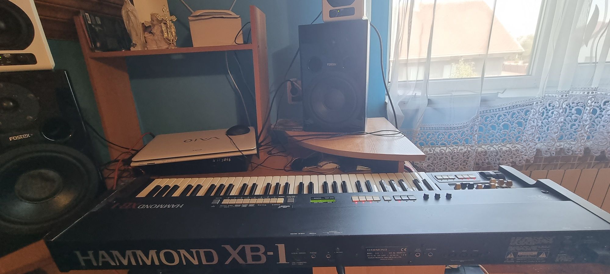 Орган  Hammond XB-1