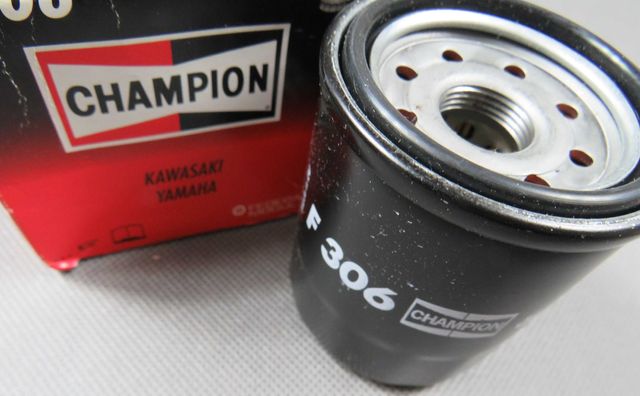 Champion Filtr oleju F306 do motocykla HONDA/KAWASAKI/YAMAHA/SUZUKI