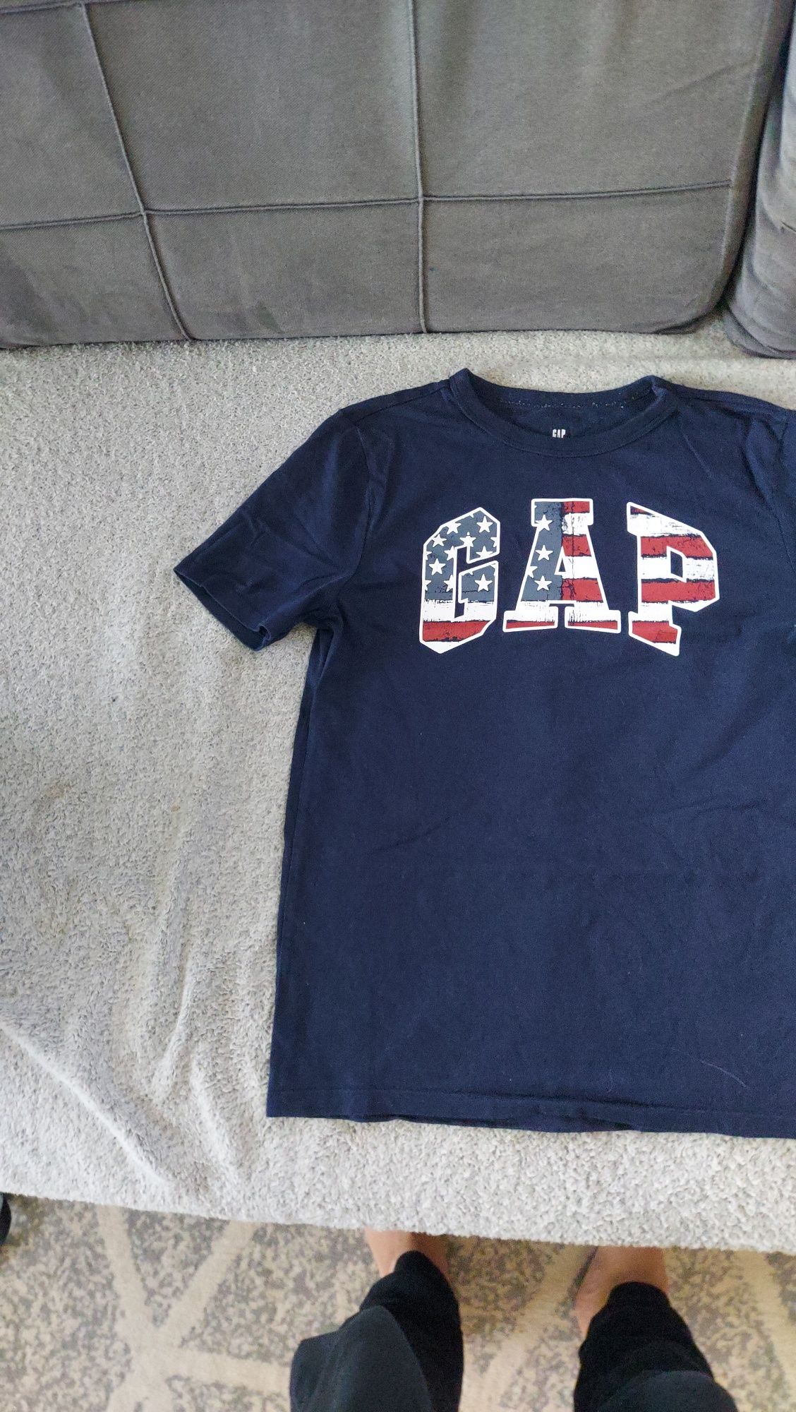 GAP T-shirt rozmiar L - 140
