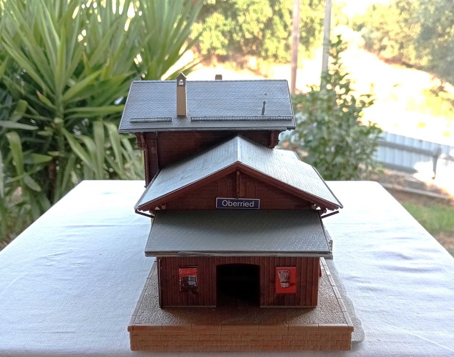 KIBRI 550+551, Estação de comboios com iluminação dupla(Reservado EP)