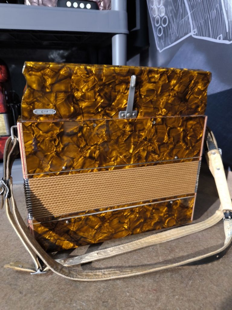 Vendo concertina Orquestra está empecavel em lá Sustenido