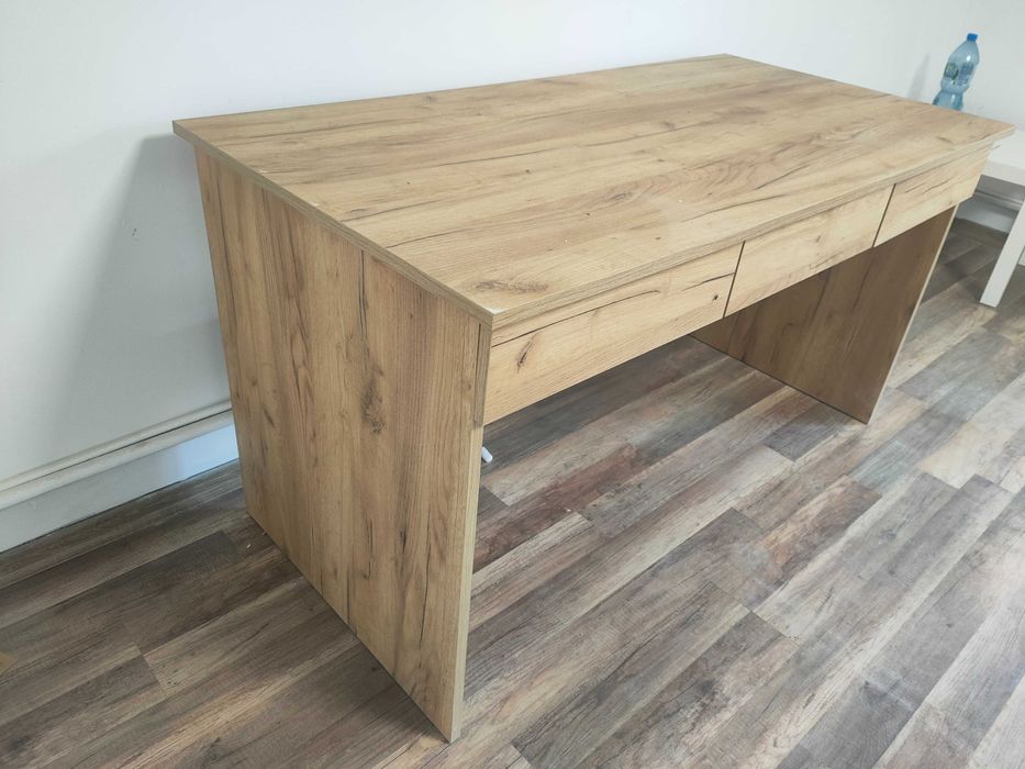 Biurko do biura albo dla dziecka