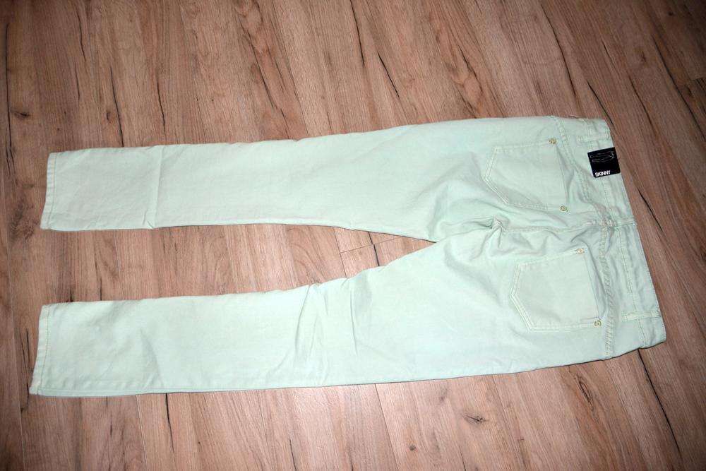 Elastyczne spodnie jeans SKINNY szwajcarskiej firmy CHICOREE 42