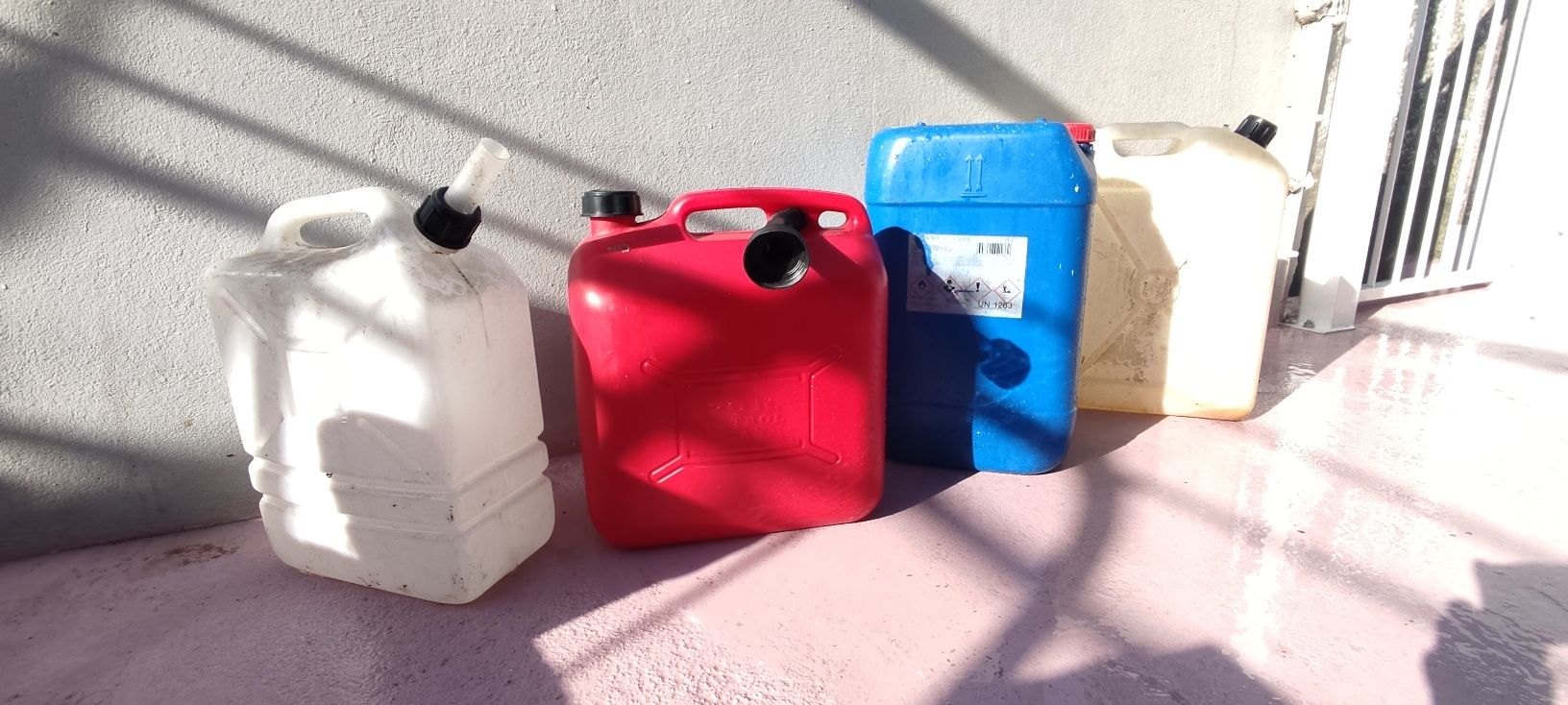 Jerrycan / bidão / Jerrycans / bidões