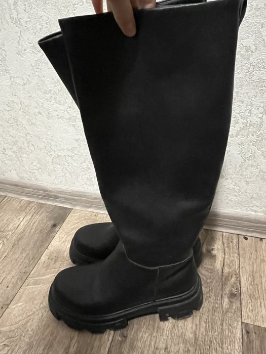 Продам осенние ботинки