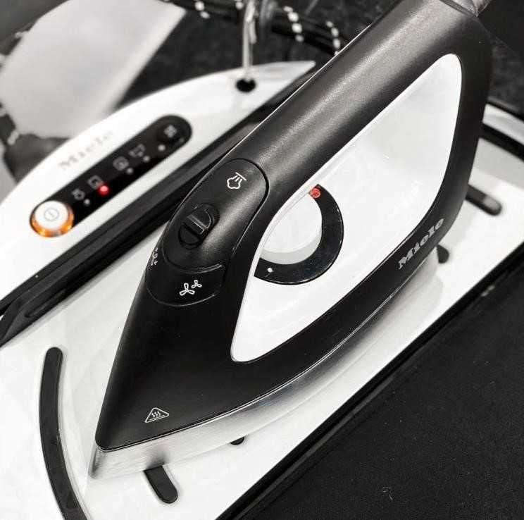 Прасувальна система Miele / Міле B 2847, класична