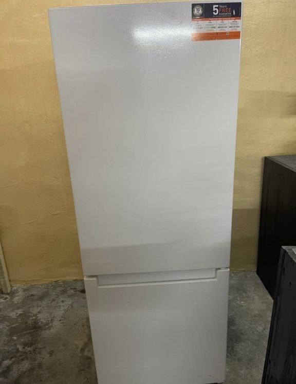 Холодильник Indesit tf611u6iw