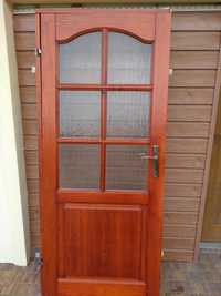 Drzwi wewnętrzne drewniane z futryną