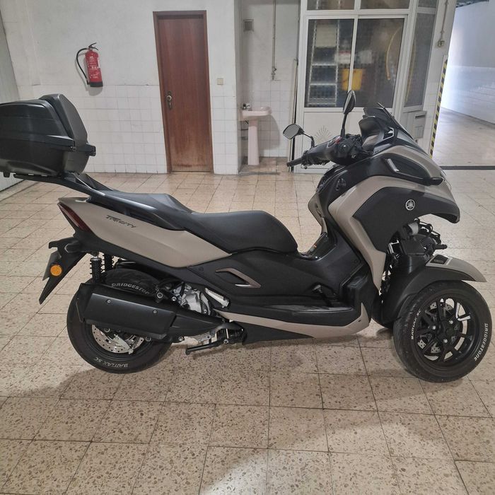 Vendo yamaha tricity 300 com garantia de fabrica até Janeiro 2027