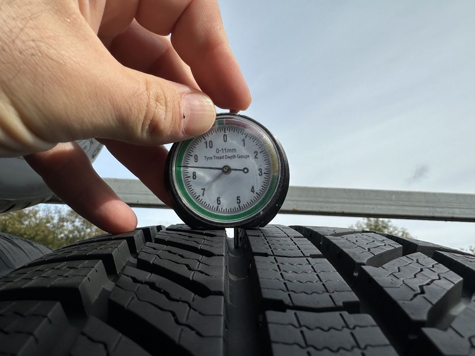 Шини б/у 235/60/18 R18 Continental