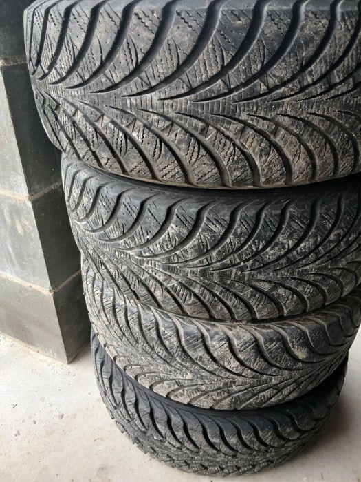 Opony zimowe 16/55/205 goodyear