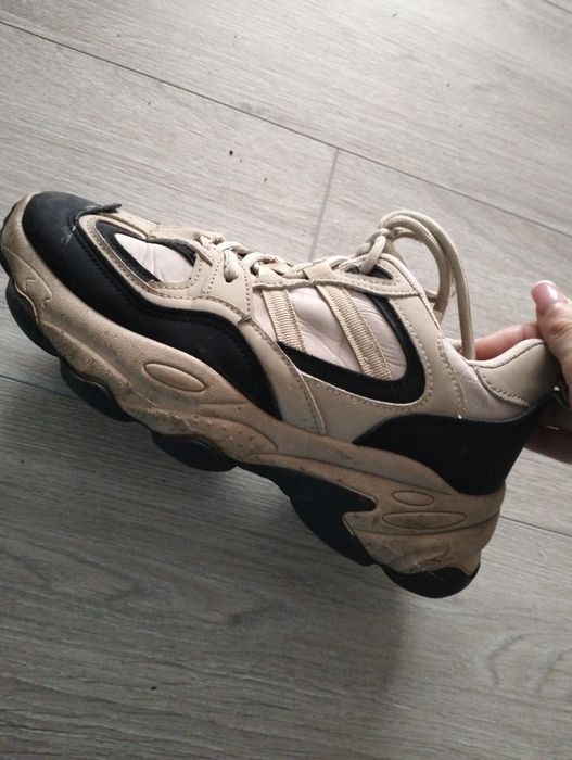 Продам кросівки стан нових