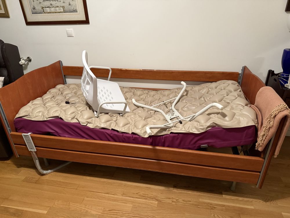 Cama articulada electrica com colchao antiescarias