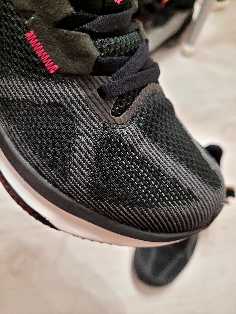 Кроссовки NIKE AIR Zoom STRUKTURE 25 нові original