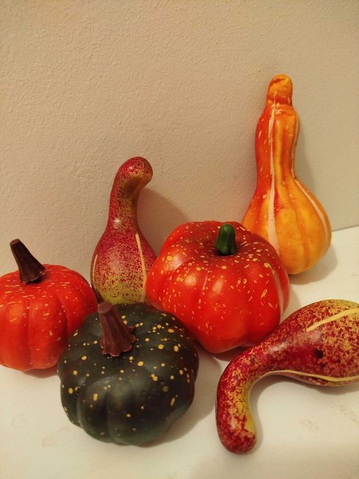 Dekoracje na Halloween Sztuczne małe dynie 6 sztuk