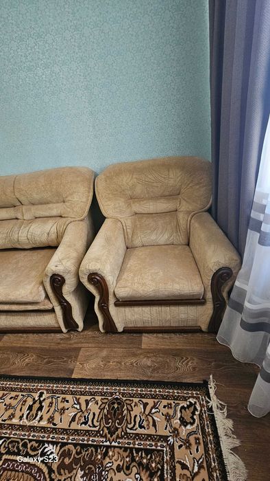 Комплект диван та два крісла