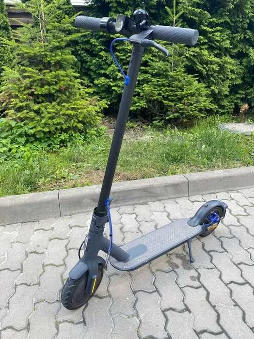 Електросамокат Xiaomi Mi Electric Scooter 3