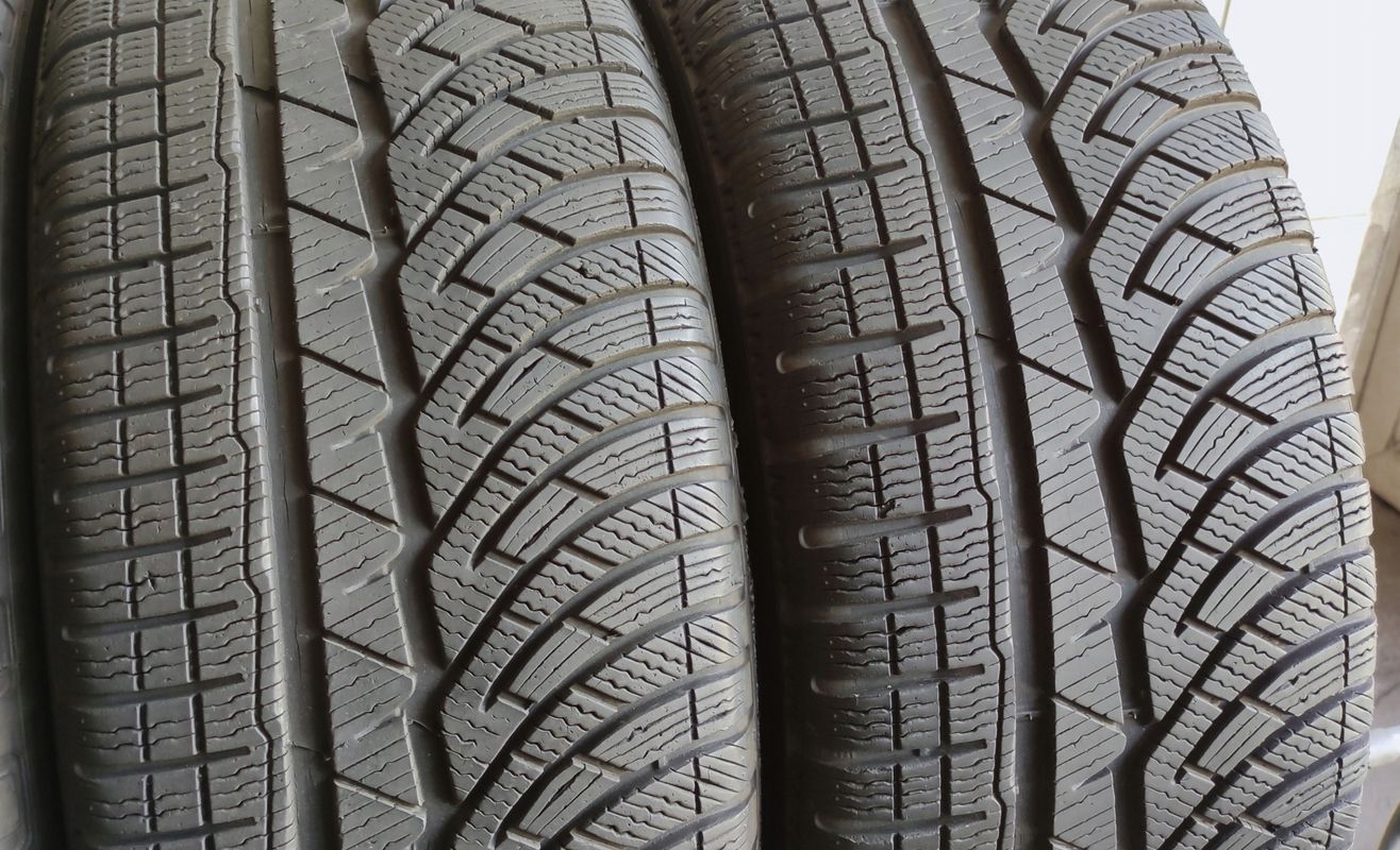 4x 235/45r19 Michelin PilotAlpin Pa4/99v 6,62mm