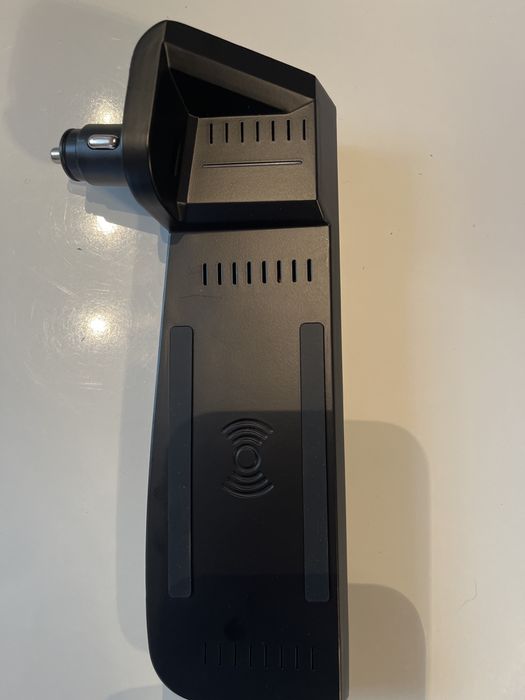 Bezprzewodowa ładowarka samochodowa audi