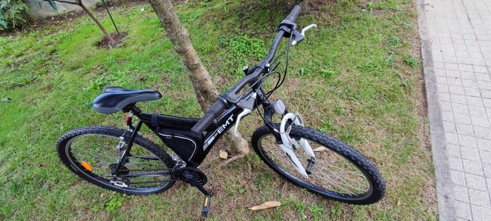 Bicicleta Preto e Branco, com roda 26"