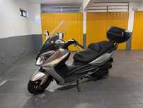 Mota SYM GTS 300 (cilindrada 300 cc)