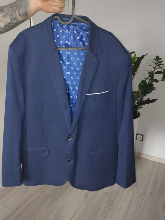 Garnitur męski ciemno-niebieski
