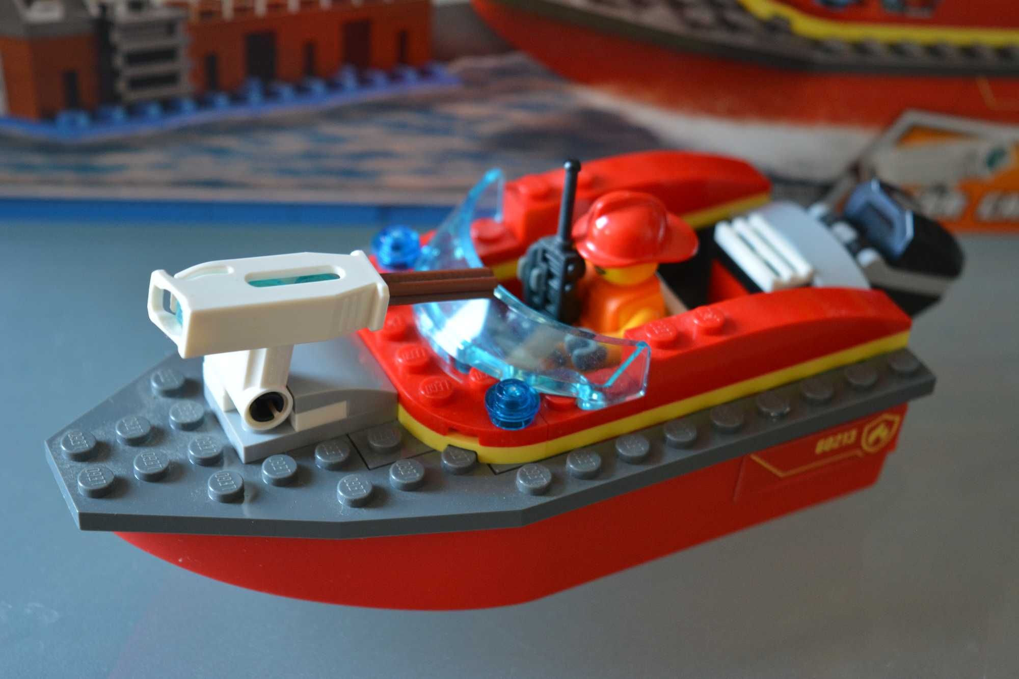 Klocki Lego City numer 60106 i 60213 - strażacy wodniacy :)