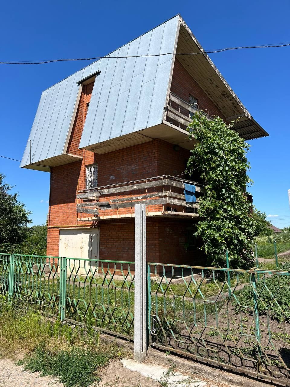 Продаж дачі в Дубове з гаражем і терасою, 3к, 94м², 5сот