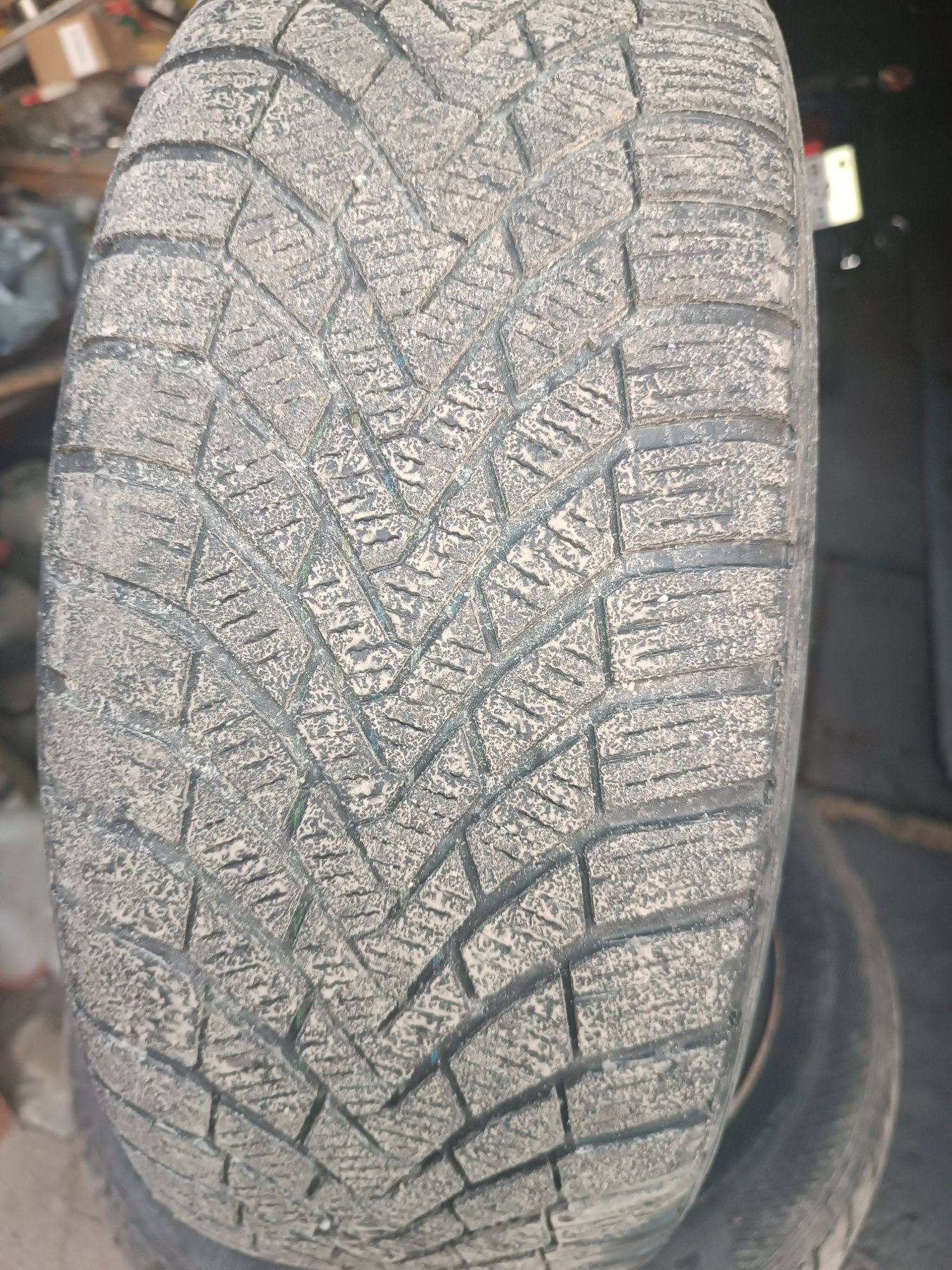 Шини (зимові) Continental 205/55 r16 б/в 6000 грн за весь комплект