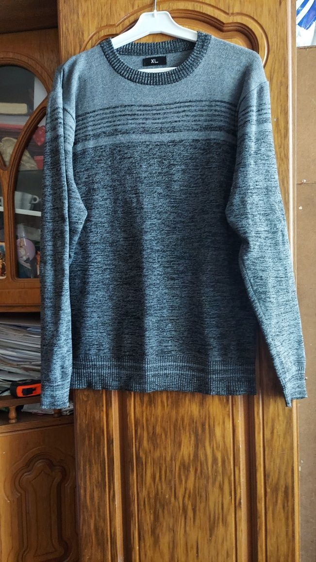Sweter męski XL .