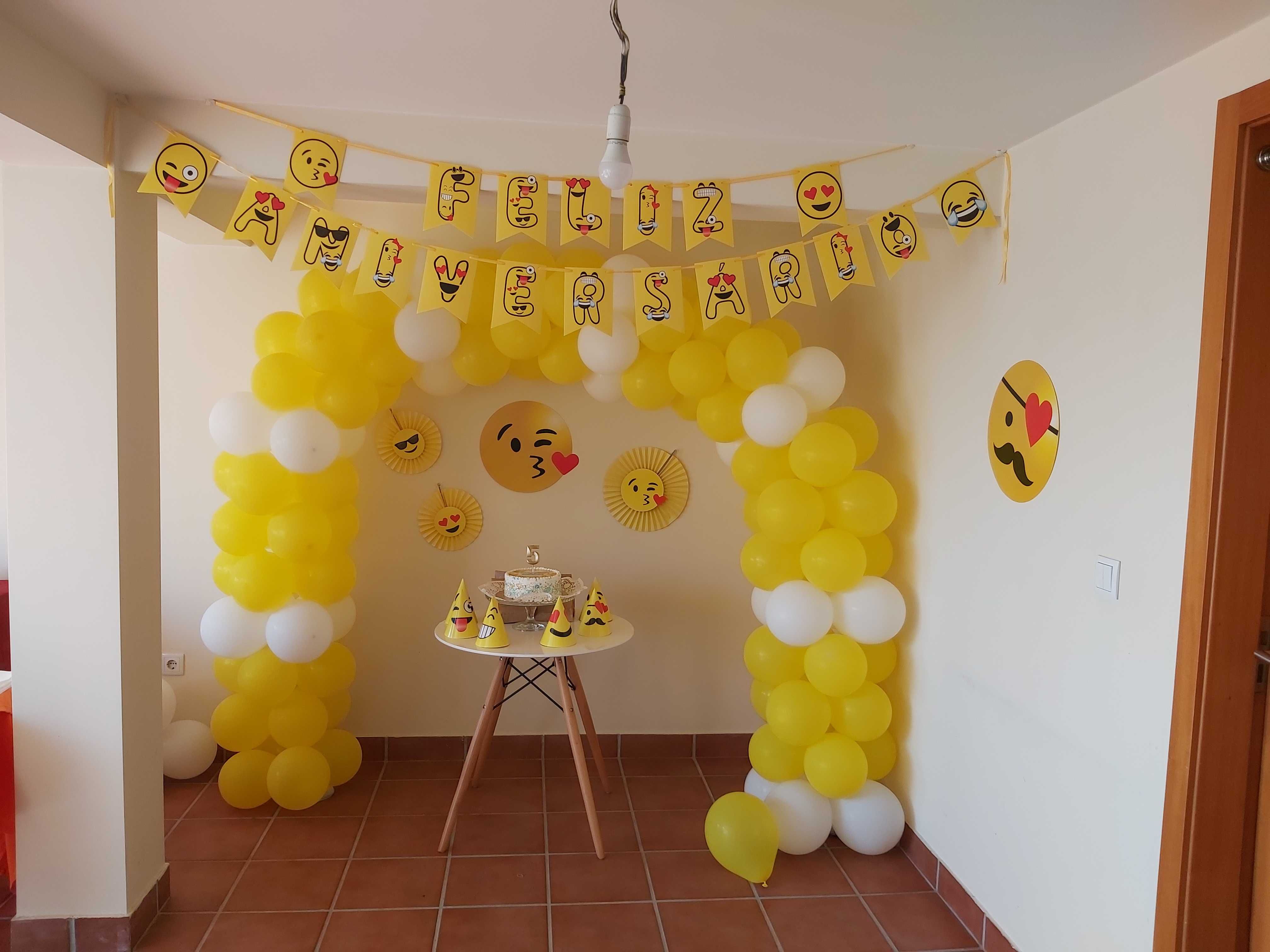 Acessórios/decoração  para aniversário tema Smiles