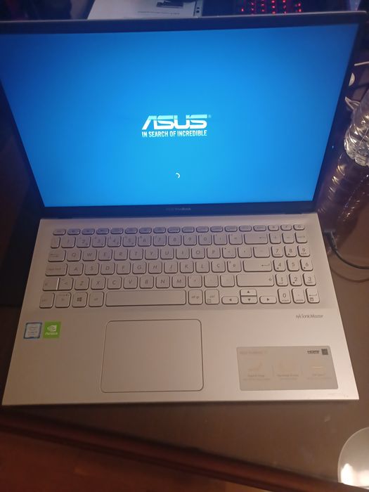 Asus VivoBook • i5 8ª gen • 8GB • SSD 1TB • MX110 • Bom estado