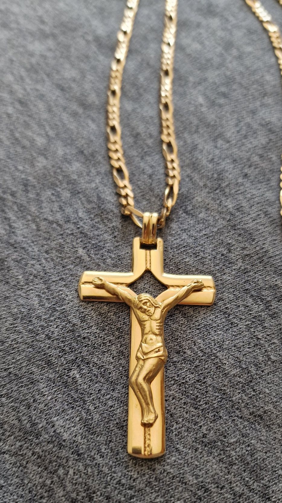 Fio em Ouro com Crucifixo Grande 19.2K