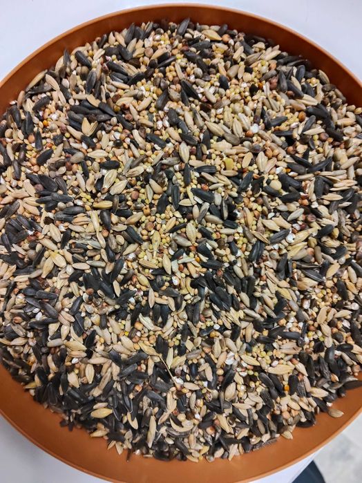 Karma drobna dla dzikich ptaków i papug z prosem i ze słonecznik, 25kg