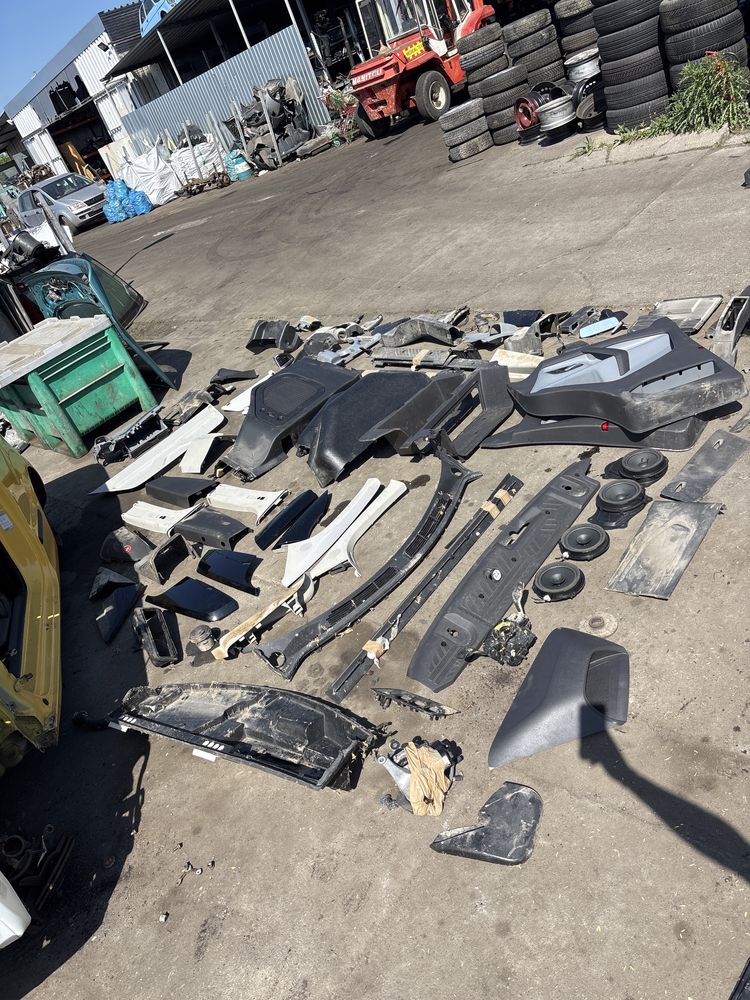 Transit custom 12-18 osobowy plastiki z wnetrza itp schowek