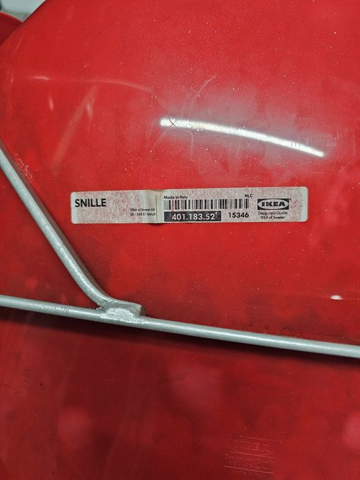 Cadeira vermelha ikea