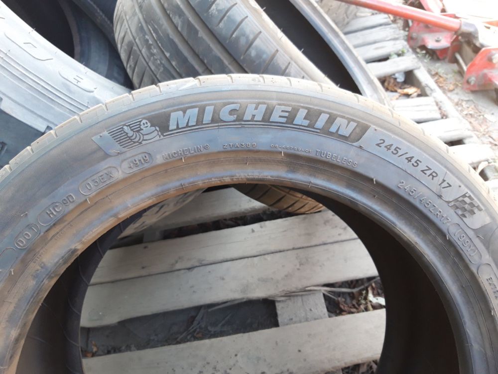 Michelin 245 45 17