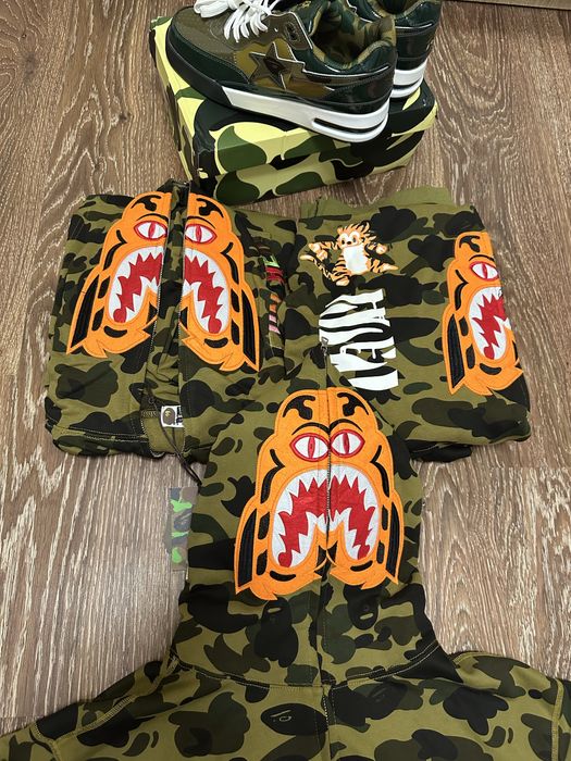 Продаю bape tiger zip-hoodie