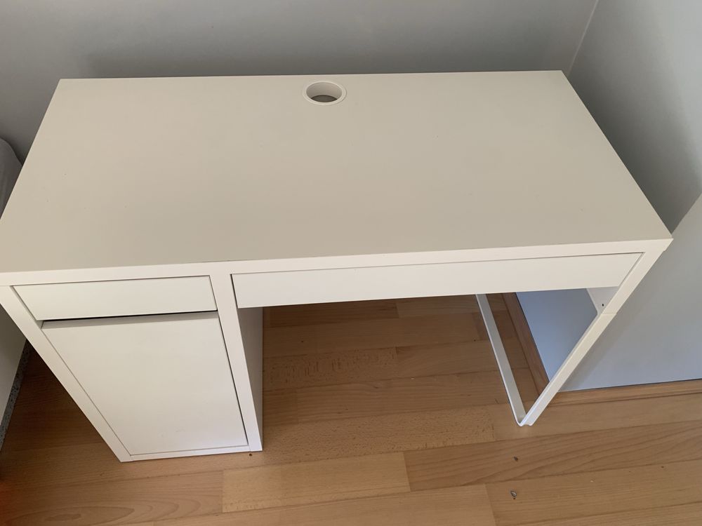 Sprzedam biurko ikea wraz z 2 krzesami