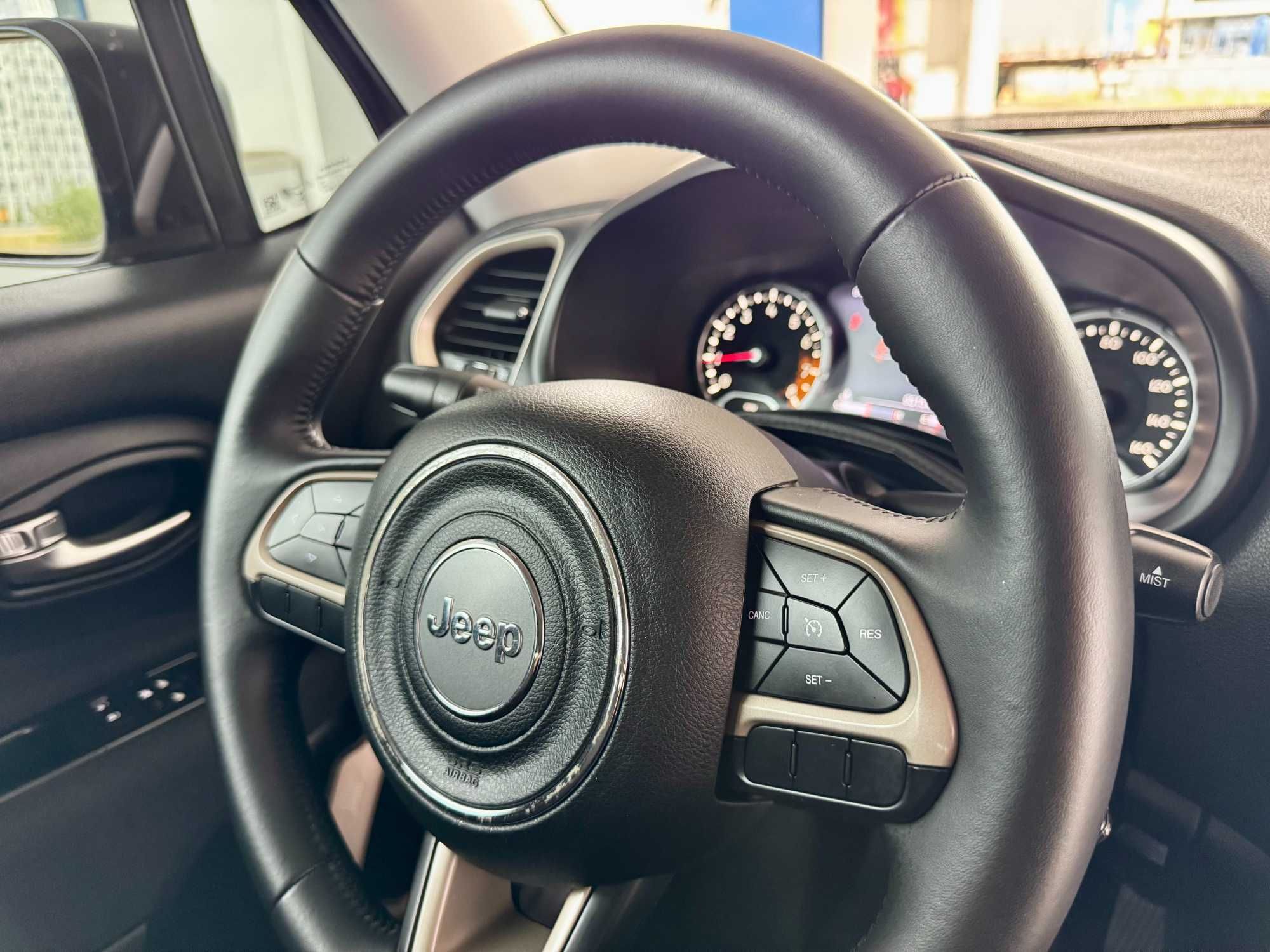 Продаю Jeep renegade 2015 год автомат