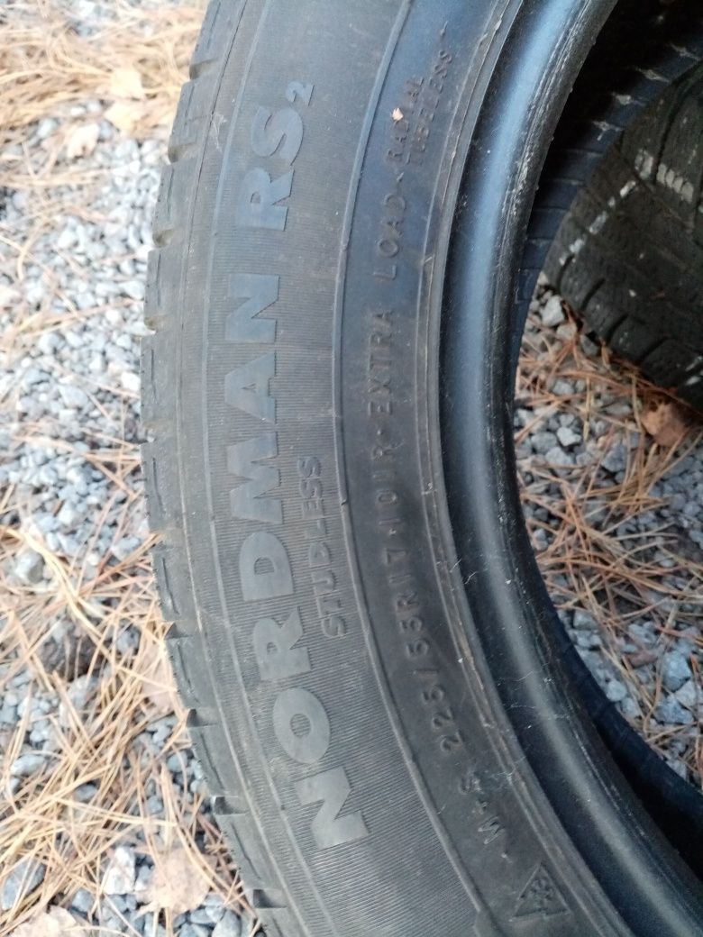 Продам зимнюю резину R17 Nokian