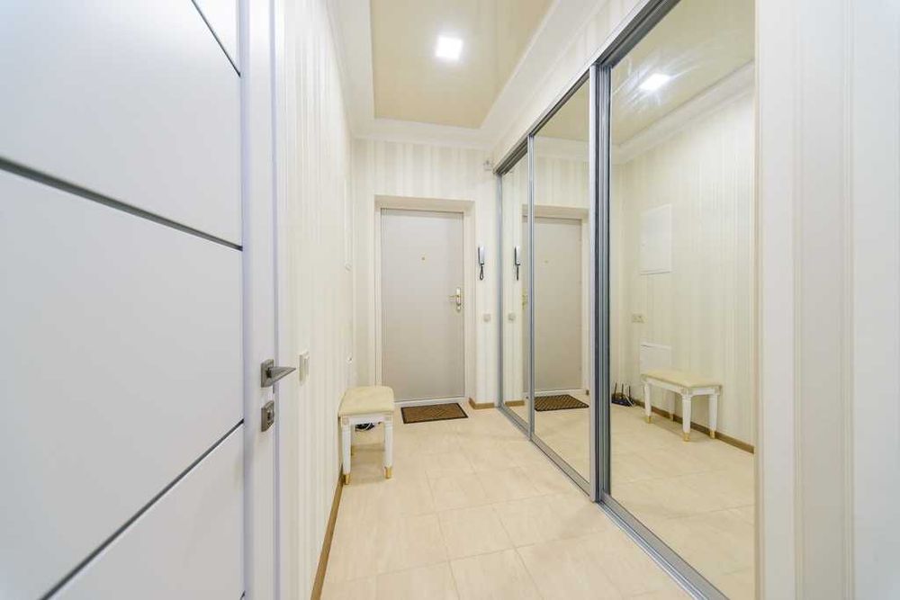 Квартира Подобово в ЖК Obolon Residences з Терасою на 27 поверсі