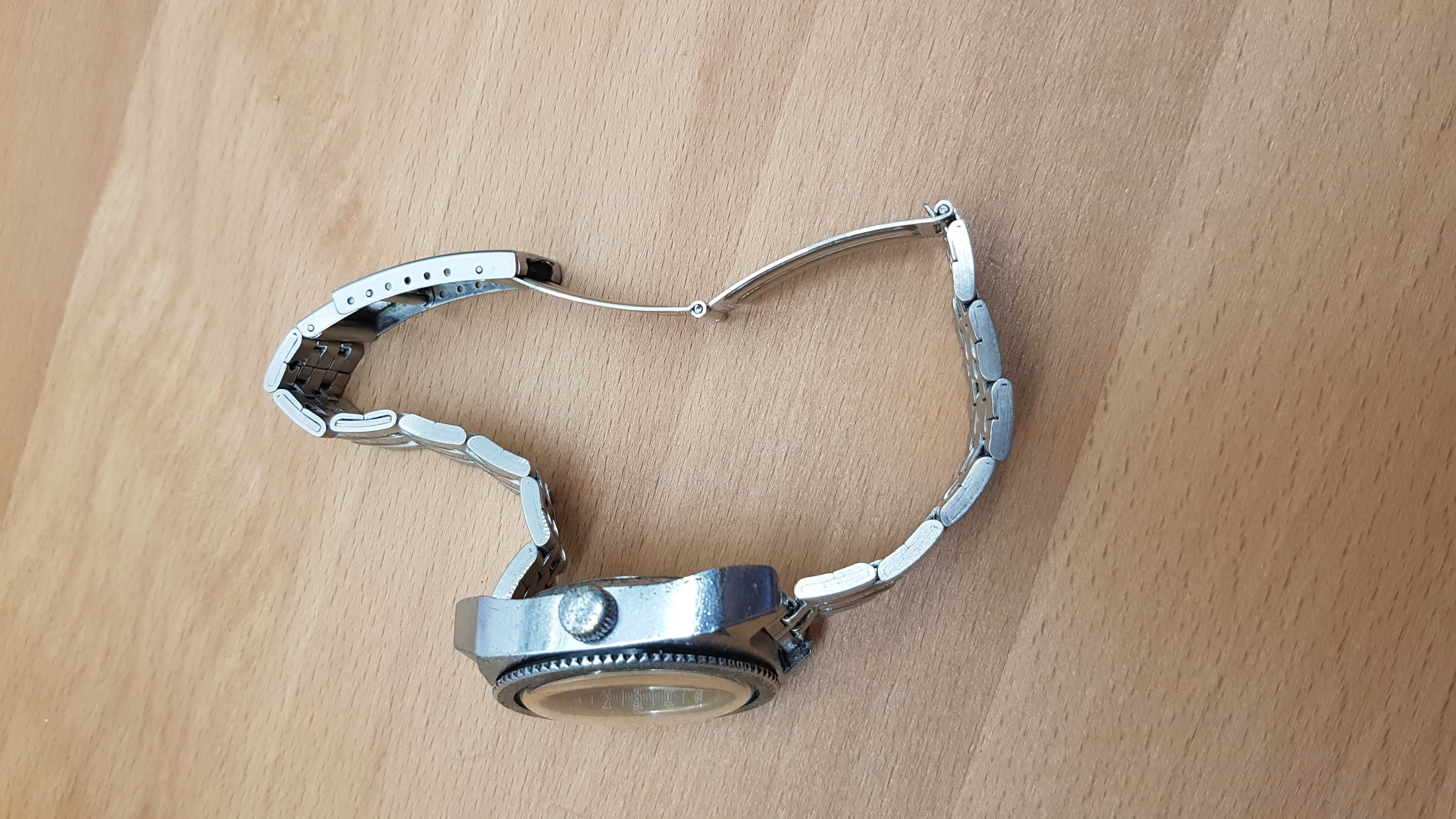 Zegarek DDR *Ruhla* De Luxe - Światowy czas
