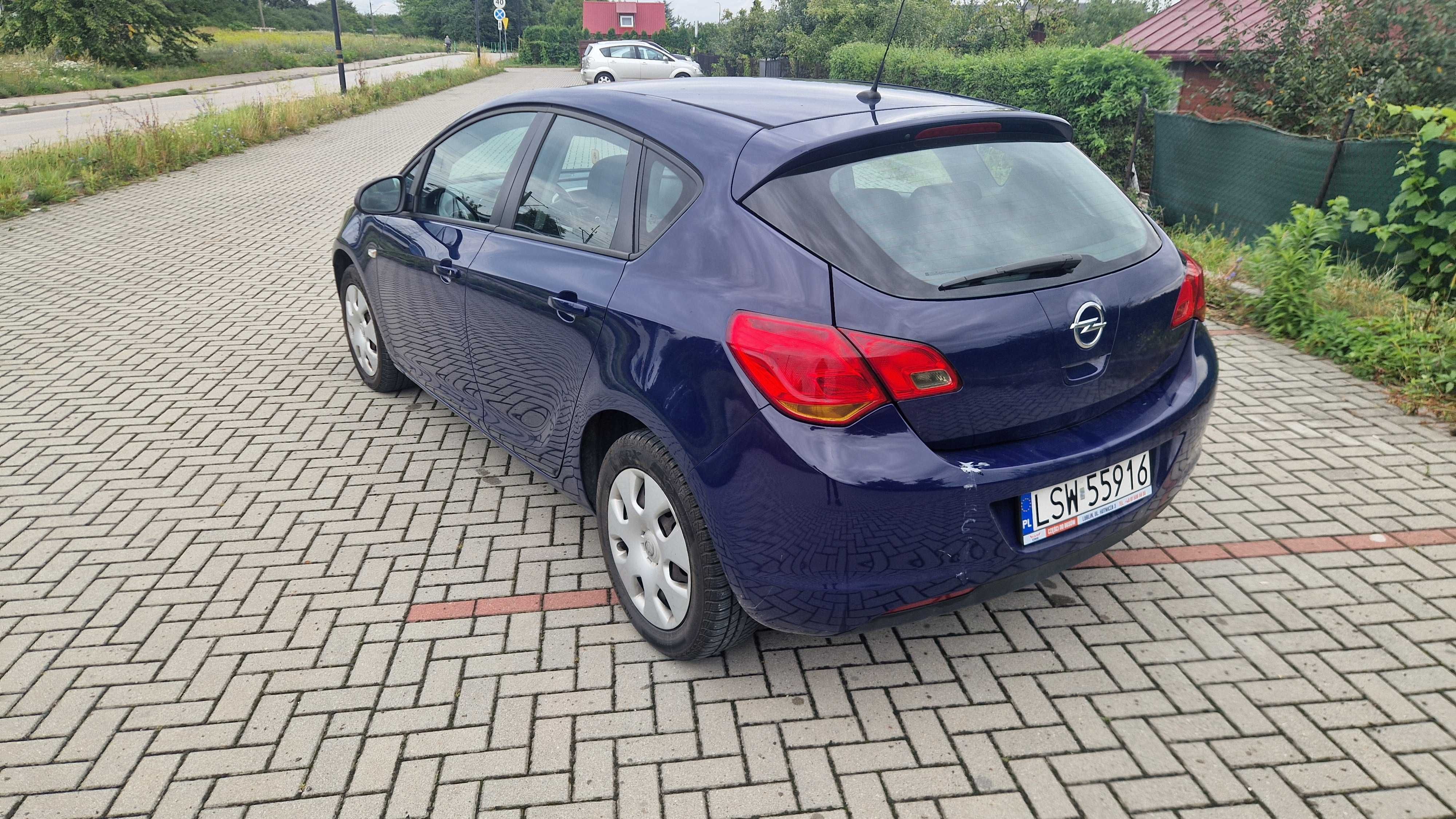Opel Astra J 2011 1.7 ZAMIANA