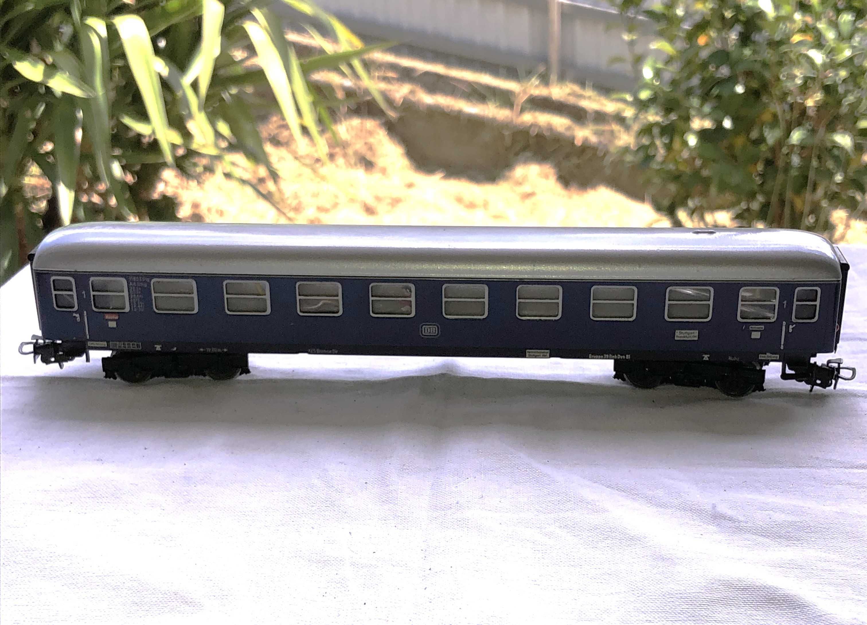 MARKLIN 4027 com iluminação dupla