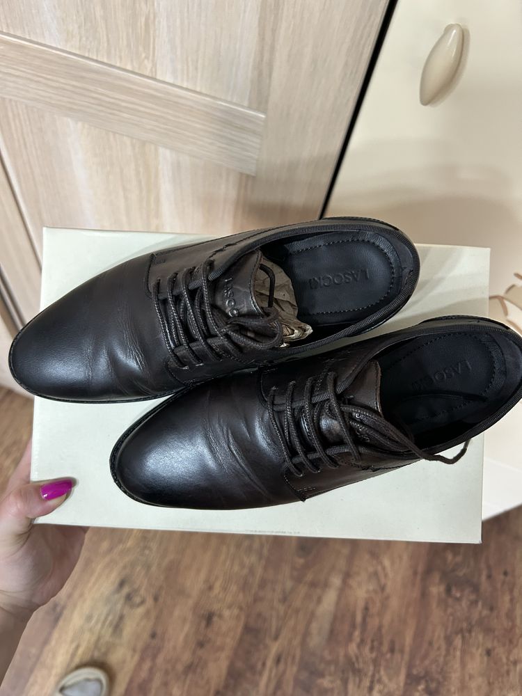 Buty chlopiece eleganckie 36