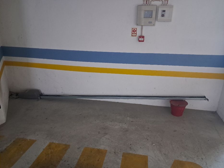 Vende-se motor de portao de garagem