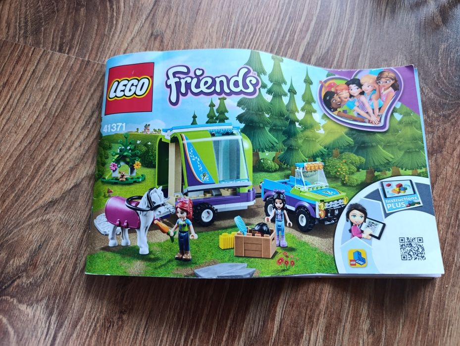 Zestaw LEGO Friends 41371 Przyczepa dla konia Mii